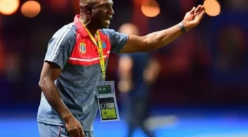الهلال السوداني يقيل مدربه إبينجي