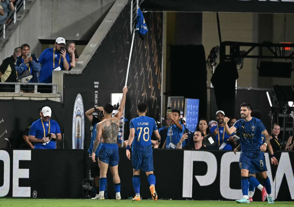 احتفاء سعودي بفوز الهلال على «سيتي»