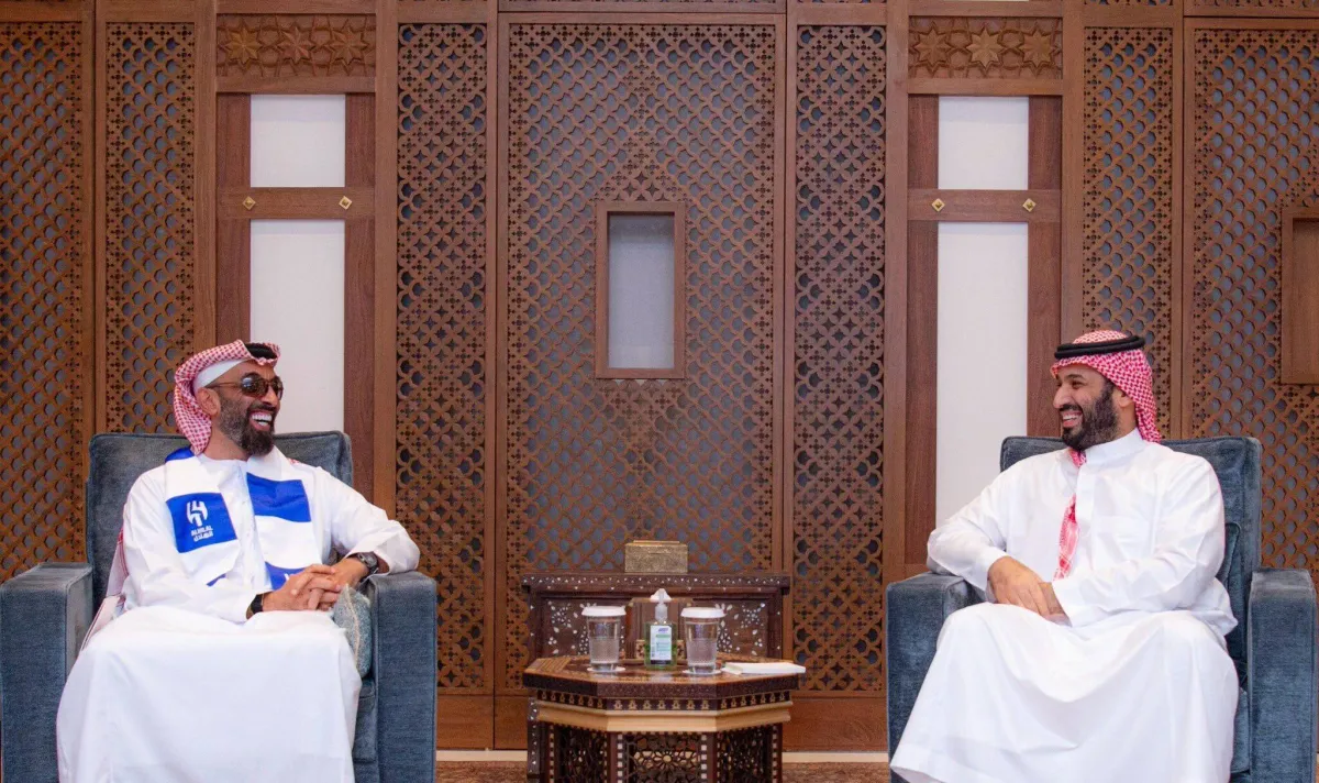 محمد بن سلمان وطحنون بن زايد يستعرضان الشراكة الثنائية السعودية الإماراتية