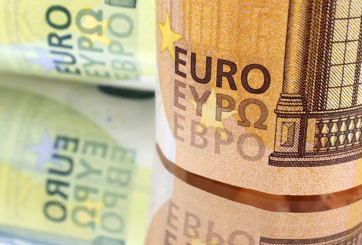عائدات السندات الأوروبية تتراجع مع تعافي الأسواق وترقب مهلة الرسوم