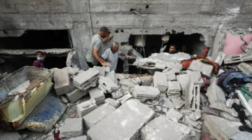 32 قتيلاً في غزة… وإسرائيل تسمح بتوزيع المساعدات شمال القطاع