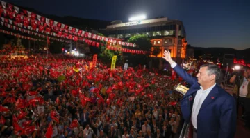 زعيم المعارضة التركية يهدّد إردوغان بالشارع