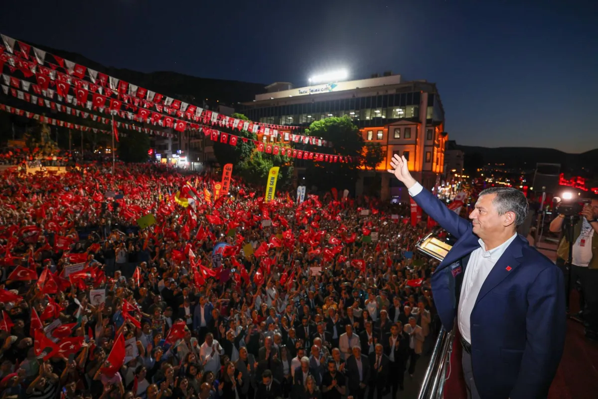 زعيم المعارضة التركية يهدّد إردوغان بالشارع