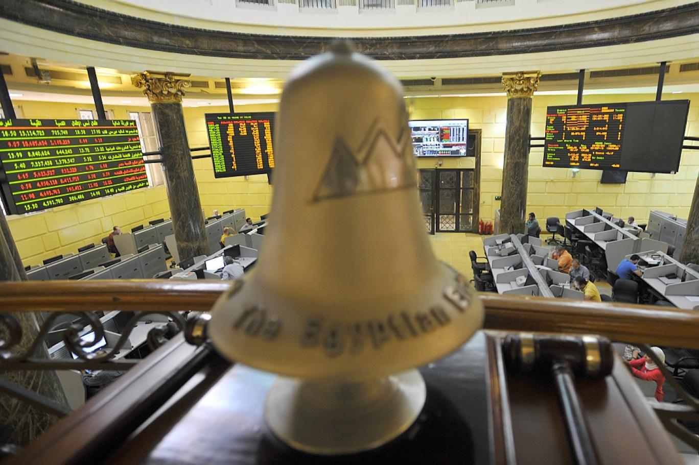 البورصة المصرية تصعد إلى قمة تاريخية جديدة وتتخطى 33700 نقطة