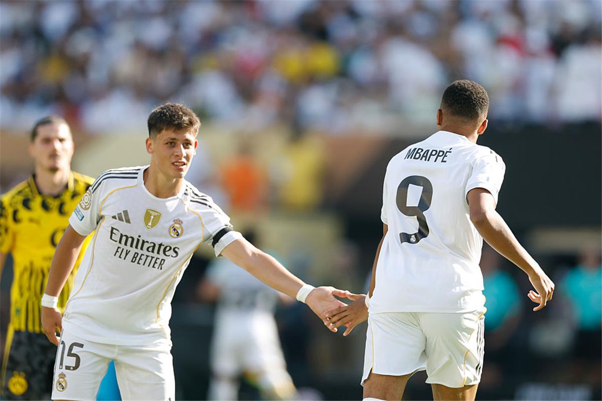فيديو | طرد وثلاثية مثيرة.. ريال مدريد يتخطى بوروسيا دورتموند في كأس العالم للأندية