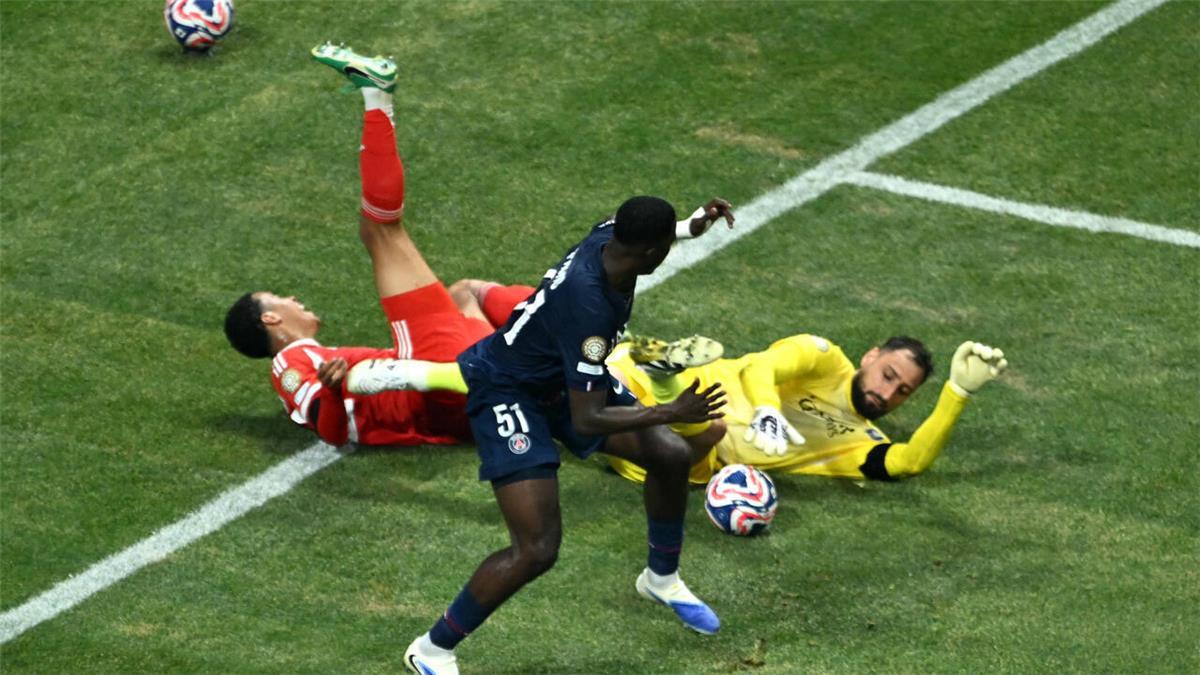 عاجل | بايرن ميونخ يعلن تشخيص إصابة جمال موسيالا الخطيرة