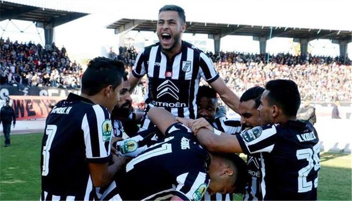 الصفاقسي التونسي يضم لاعب الزمالك السابق رسميًا