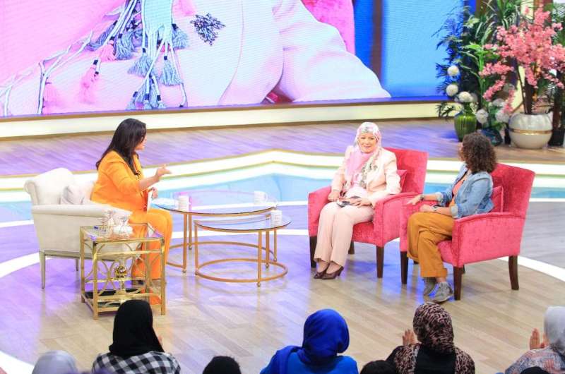 الخميس.. مشيرة إسماعيل وابنتها ضيفتا “معكم منى الشاذلي” في لقاء خاص