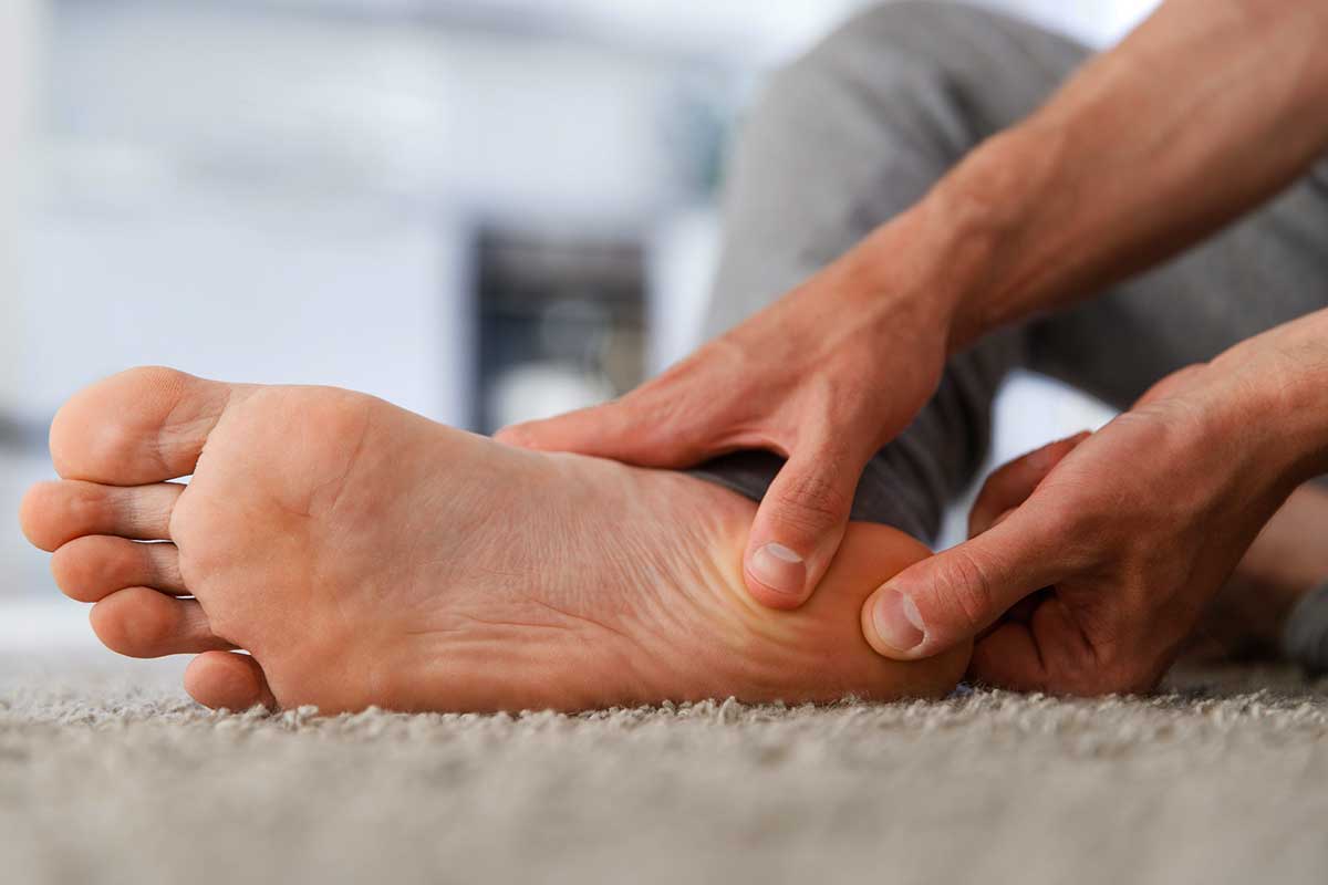 بدون مشاكل .. طرق طبيعية للوقاية من آلام القدمين