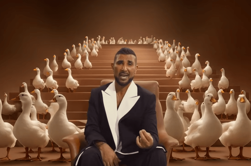 شاهد.. كليب “بطة” لـ أحمد سعد