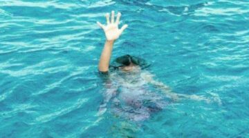 إلقاء القبض على أب أجبر ابنته على الانتحار لشكه في سلوكها