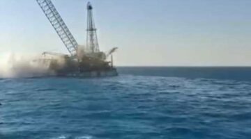 وزارة البترول المصرية: انقلاب بارجة بخليج السويس