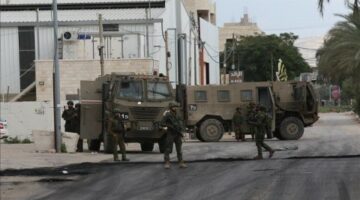 جيش إسرائيل يقتحم مناطق بالضفة ومستوطنون يحرقون أراضي زراعية