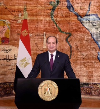 إعلامي مصري مشهور يطالب بتعديل الدستور ومدة الرئاسة
