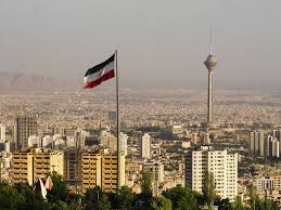 دبلوماسي إيراني: طهران منفتحة على الحوار إذا استبعدت واشنطن العمل العسكري