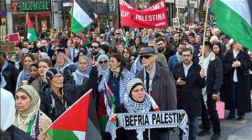 مئات المتظاهرين في ستوكهولم يطالبون بوقف “الإبادة في فلسطين”