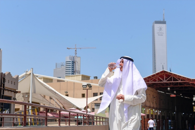 منخفض هندي يجلب الحرارة والجفاف والغبار