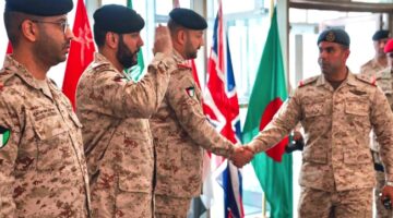 نائب رئيس الأركان يُشيد بالمستوى المتميز لمنتسبي الدورة 29 قيادة وأركان