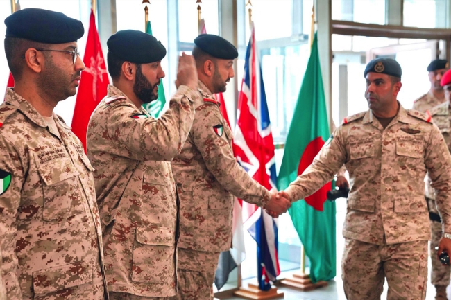 نائب رئيس الأركان يُشيد بالمستوى المتميز لمنتسبي الدورة 29 قيادة وأركان