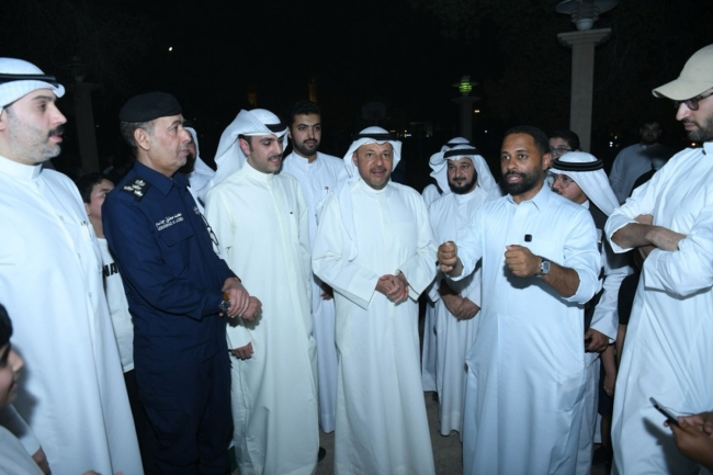محافظ الفروانية يتفقد حديقة الفردوس