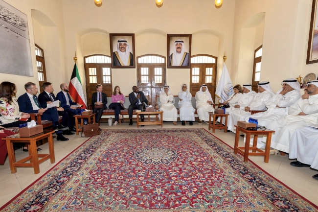 «المعهد الدبلوماسي» يُناقش العلاقات الاستراتيجية والتاريخية بين الكويت وبريطانيا