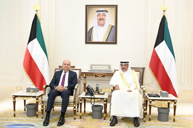 سمو نائب الأمير يستقبل سمو رئيس مجلس الوزراء