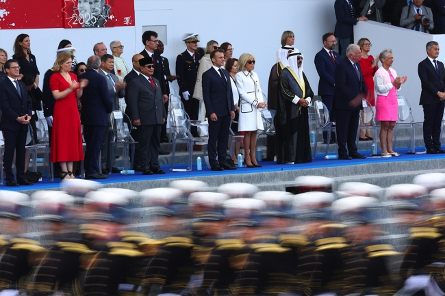 فرنسا تحتفي بعيدها الوطني بحضور سمو الأمير