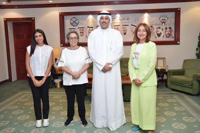 محافظ الأحمدي يستقبل فريق «أمنية» لمناقشة دعم استدامة مشروع تدوير البلاستيك
