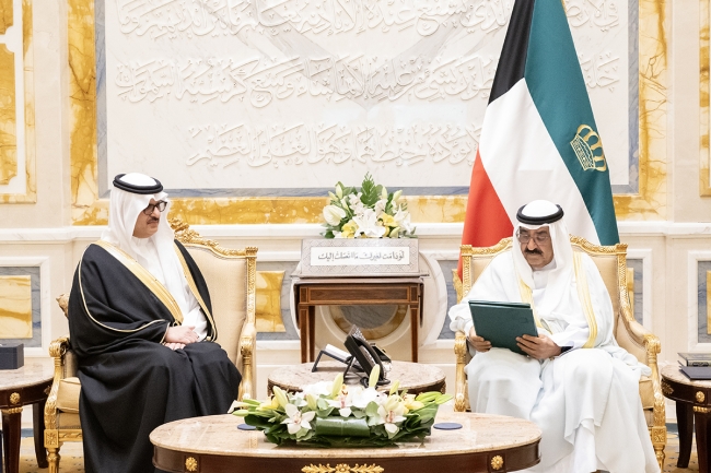 سمو الأمير يتسلم دعوة من ولي العهد السعودي للمشاركة في منتدى «مستقبل الاستثمار 2025»