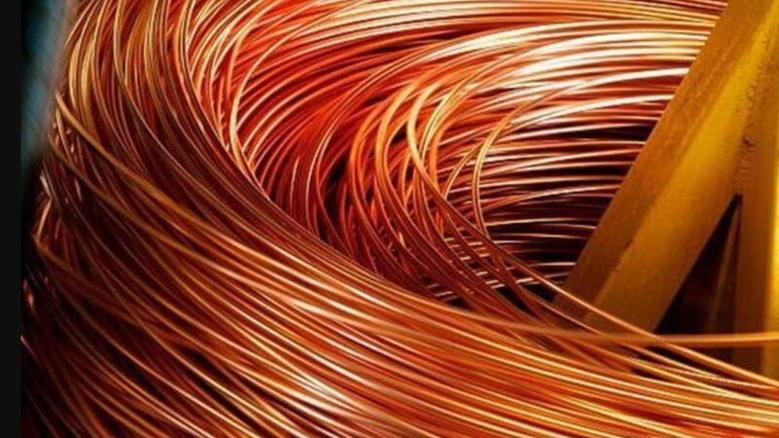 تراجع سعر النحاس بنسبة 0.4% مع ضعف الدولار وشح الإمدادات