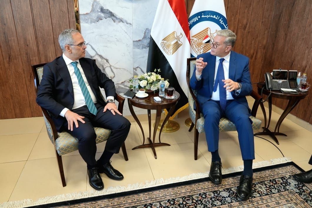 “البترول” تبحث مع “شلمبرجير” دعم أنشطة الاستكشاف والإنتاج