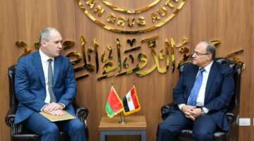 رئيس هيئة الدواء يبحث مع سفير بيلاروسيا توسيع النفاذ إلى الأسواق الدولية
