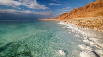 مجانا وبدون أدوية.. رمل البحر تعالج 5 أمراض جلدية