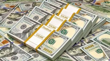 تراجع سعر الدولار في جميع البنوك المصرية.. يفقد أكثر من نصف جنيه خلال أسبوع