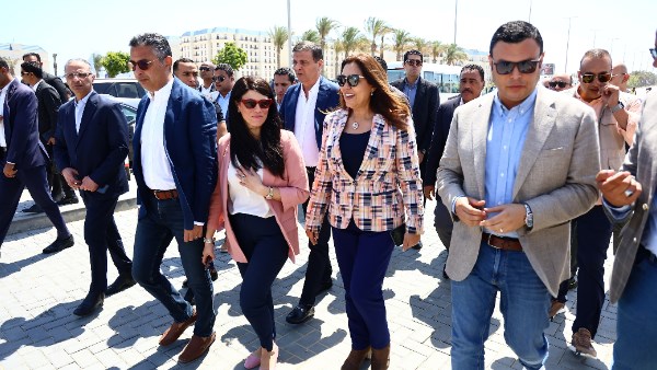 بصحبة عدد من الوزراء.. وزير الإسكان يتفقد المدينة التراثية بالعلمين الجديدة