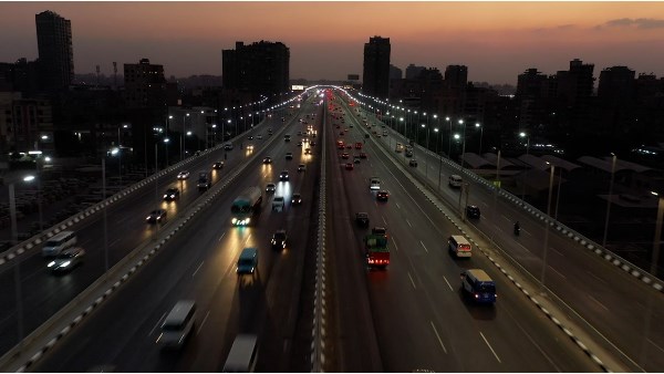 30 يونيو | النقل تنفذ وتطور 38 ألف كم من الطرق و945 كوبريًا ونفقًا منذ 2014
