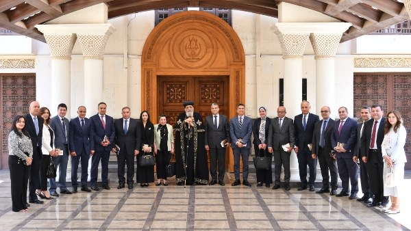 البابا تواضروس يستقبل عددًا من السفراء المصريين.. تفاصيل