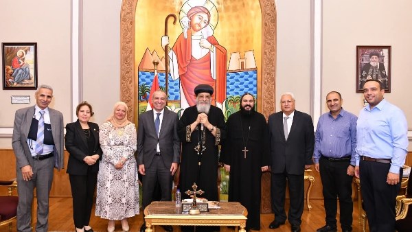 البابا تواضروس يستقبل وفد البنك الزراعي المصري