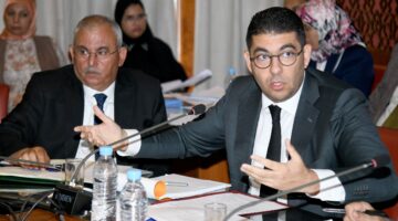 الحكومة تنفي نيتها الهيمنة على المجلس الوطني للصحافة وتؤكد انفتاحها على تعديل القانون