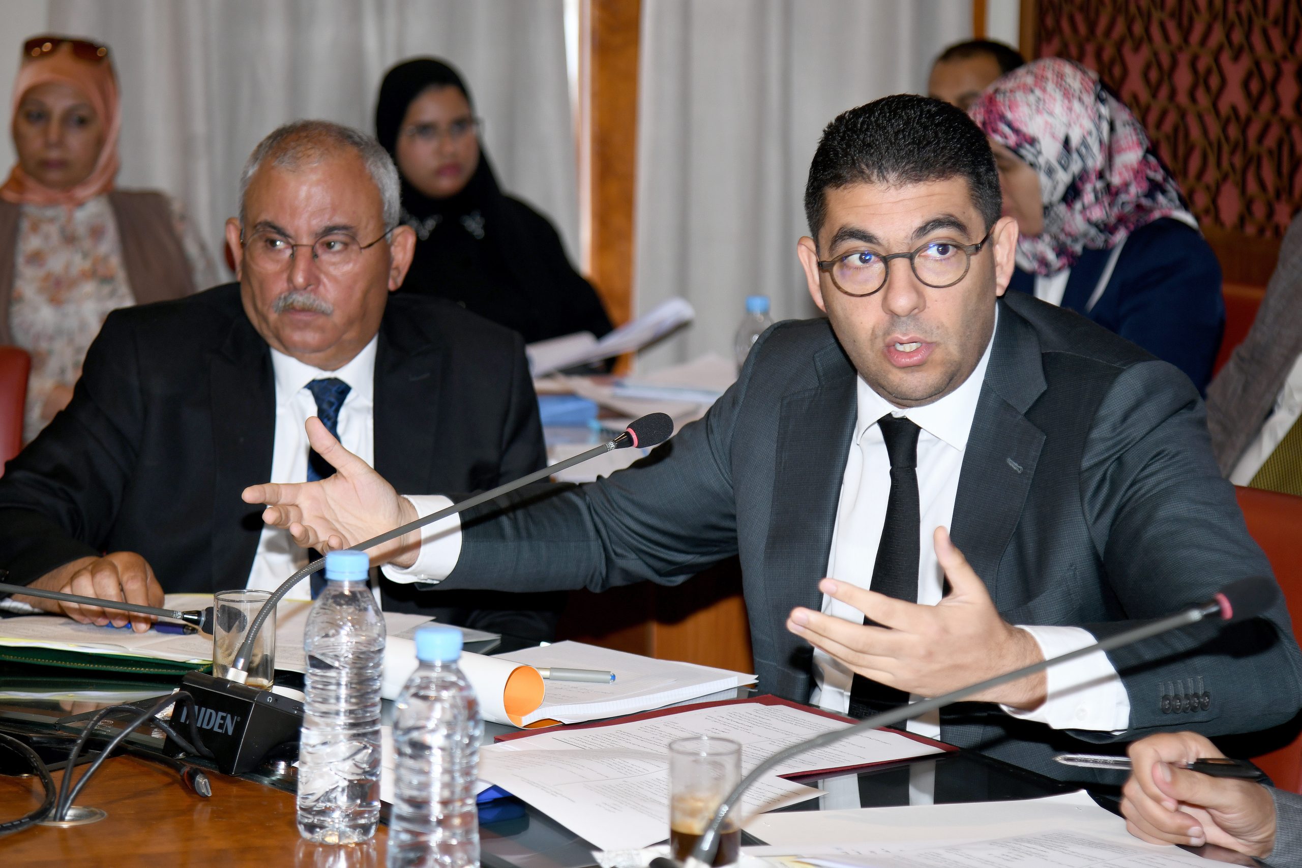الحكومة تنفي نيتها الهيمنة على المجلس الوطني للصحافة وتؤكد انفتاحها على تعديل القانون