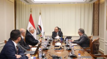 وزير قطاع الأعمال العام يبحث فرص التعاون مع “GS E&C” الكورية الجنوبية