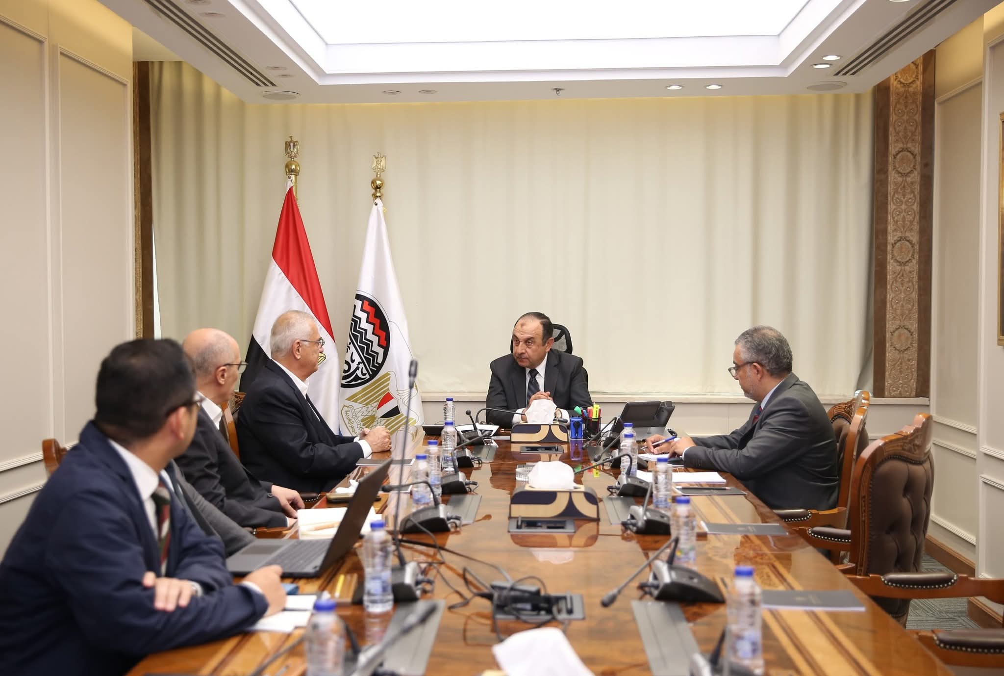وزير قطاع الأعمال العام يبحث فرص التعاون مع “GS E&C” الكورية الجنوبية