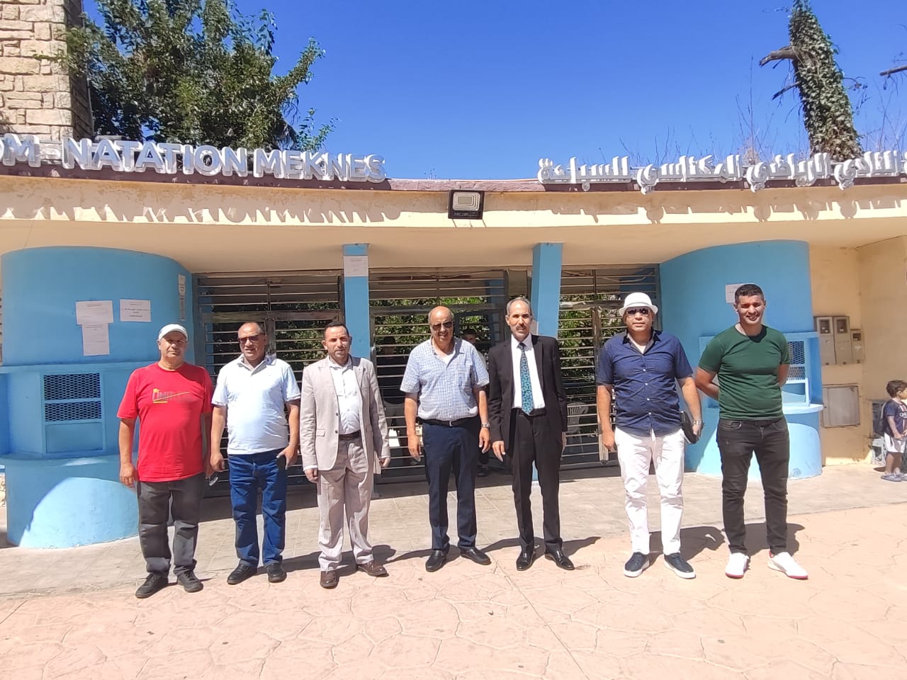 ✓ مدير وزارة التربية الوطنية بمكناس يسلم درع التميز للنادي المكناسي للسباحة