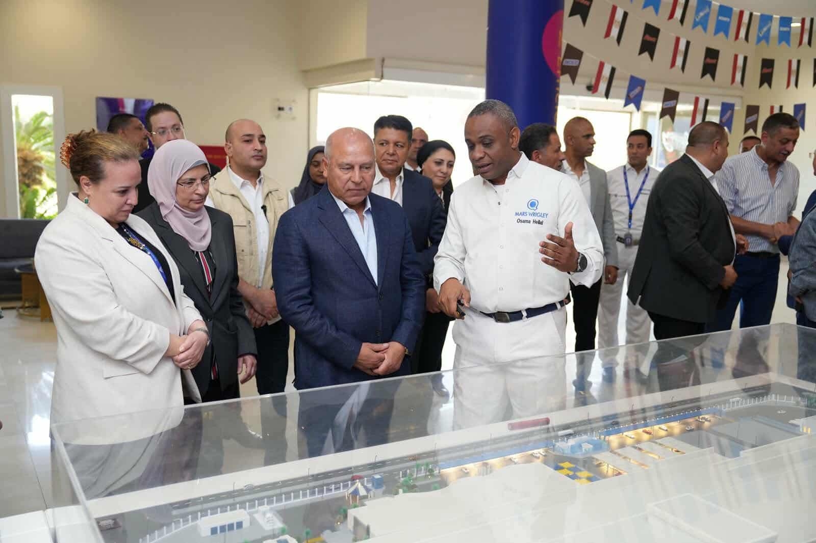 وزير الصناعة يتفقد استثمارات مصنع مارس البالغة 450 مليون دولار فى أول زيارة رسمية – newnews4